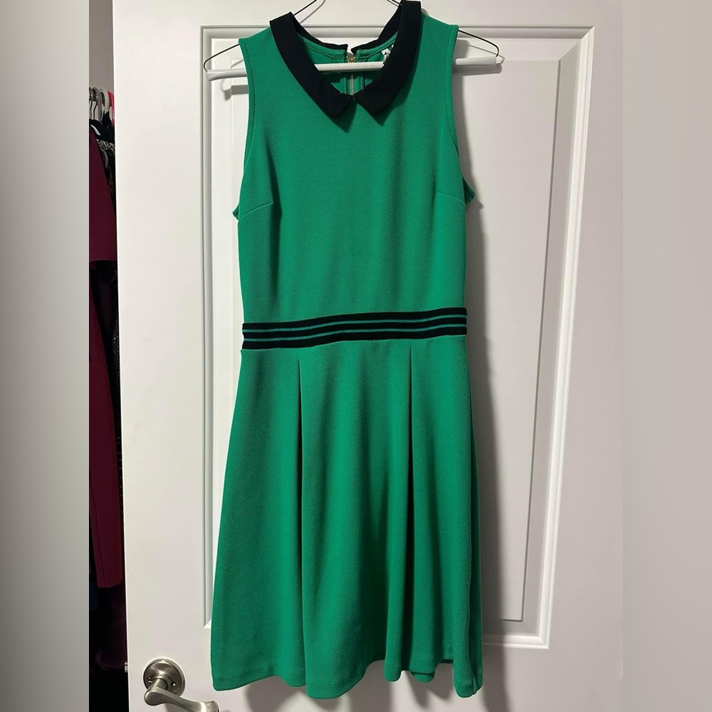 ELLE collard vintage Kelly green and black a-line dress